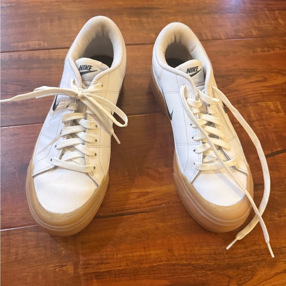White Women’s Nike, Athletic Shoes, Comfortable.